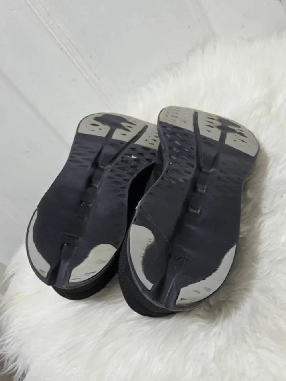 On Running Cloudsurfer Comfort Sneakers| Black Athletic Shoes Women's Size 11